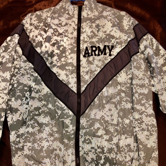 Vintage Army Reflective Windbreaker - Picture 8 of 8